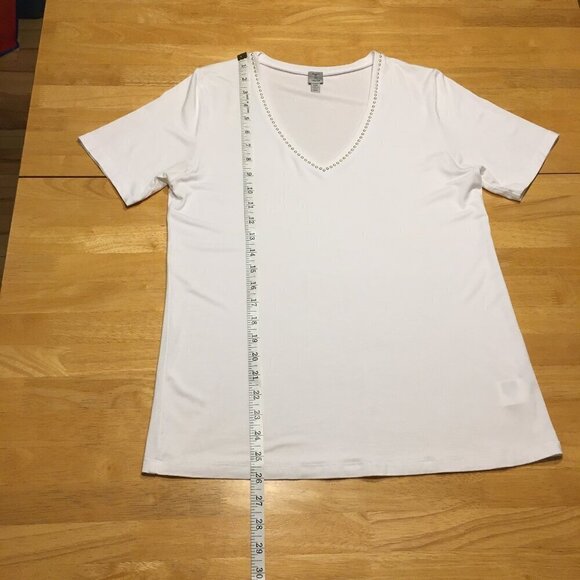 Tristan Classic White V-Neck Tee - Picture 9 of 15